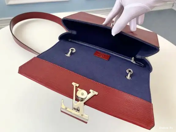 GRENELLE LOUIS VUITTON PM 0620